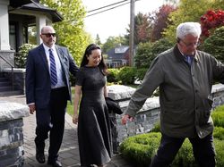 Bos Huawei Dibebaskan, Warga China Tumpah Ruah Menyambut di Bandara