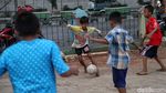 Mengolah Bola, Menunggu Waktu Berbuka