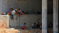 Underpass untuk jalur gajah liar itu berada di jalur Kabupaten Bengkalis, Riau. Underpass itu disiapkan agar jalur jelajah gajah tidak terputus akibat adanya pembangunan jalan tol sepanjang 131 kilometer itu. Untuk ketinggian underpass lintasan gajah, kata Dinny, pihaknya akan membuat dengan ketinggian 5,1 meter. Tinggi underpass tersebut dianggap sudah memenuhi standar internasional. 