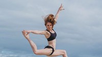 Namanya Olivia Vivian, dia seorang atlet gimnastik Australia. Vivian juga mengikuti kompetisi Ninja Warrior, dan menjadi satu-satunya wanita yang masuk ke grand final di kompetisi sport tersebut. (oliviavivian/Instagram)