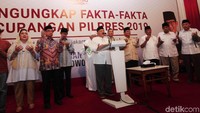 Simposium Mengungkap Fakta Kecurangan Pemilu 2019 ditutup dengan doa bersama.