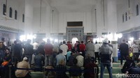 Seoul Central Mosque punya tiga lantai. Lantai 1 untuk pendidikan agama, lantai 2 tempat shalat pria dan lantai 3 tempat shalat wanita (Afif Farhan/detikTravel)