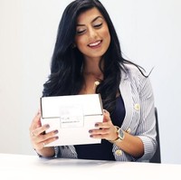 Sebelum di Avigilon, di tahun 2008 dia pernah bekerja pada brand Guess pada bagian sales associate. Foto: Youtube