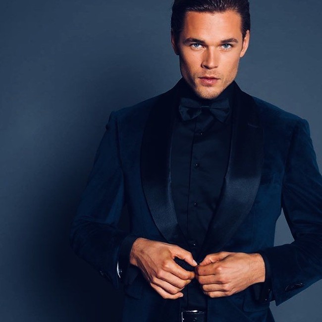 Erik Vent sering dibilang punya penampilan serupa Brad Pitt dan Leonardo DiCaprio versi muda. Walau begitu, ia mengaku jika kariernya di dunia model tak terlalu dipengaruhi kemiripan tersebut. Foto: Instagram @erikvent