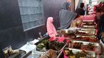 Foto: Berburu Takjil Sate Susu yang Khas dari Bali