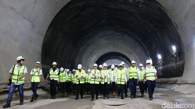 Terowongan Kereta Cepat Tembus, Tarif Turun untuk Garuda & Batik