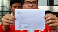 Tak hanya itu, kader PSI Jakarta juga menyampaikan surat penyataan bersedia disadap jika nanti duduk menjadi anggota legislatif. Hal itu untuk memastikan tidak ada komunikasi diam-diam yang dilakukan kader PSI yang duduk menjadi anggota legislatif.