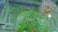 Pada tahun 1100-an makam-makam tersebut dibuat menjadi situs ziarah dan ramai dikunjungi oleh masyarakat. Pada abad ke-14, situs ziarah itu dinamai Shah Cheragh yang memiliki arti Raja Cahaya. Dok. Boredpanda.