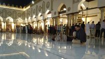 Mesir Larang Anak-Anak Masuk Masjid