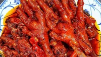 Ceker buatan akun @misscarolinebong ini terlihat sangat menggiurkan. Sajian ini diberi nama Hot Spicy Chicken Feet. Foto: Instagram @misscarolinebong