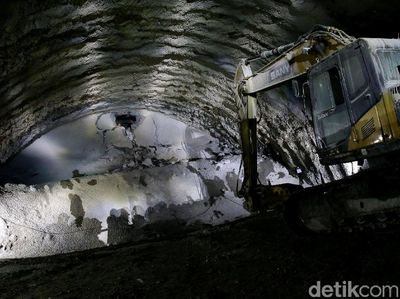Setahun Dibangun, Terowongan Kereta Cepat 608 M Akhirnya Tembus