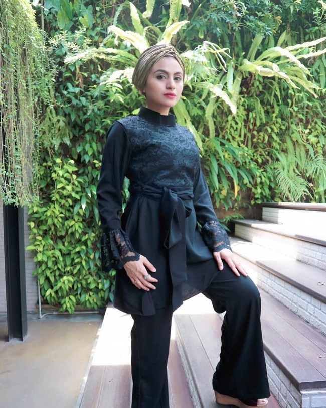 Bintang sinetron yang kerap mendapatkan peran antagonis, Asha Shara juga memutuskan berhijab jelang Ramadan 2018. Foto: Instagram/ashyasyara