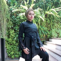 Bintang sinetron yang kerap mendapatkan peran antagonis, Asha Shara juga memutuskan berhijab jelang Ramadan 2018. Foto: Instagram/ashyasyara