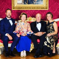 Putri Norwegia Martha Louise merupakan putri Raja Harald dan Ratu Sonja. Ia adalah kakak perempuan Pangeran Mahkota Haakon. Belum lama ini Putri Martha jadi kontroversi karena menjalin hubungan dengan seorang dukun bernama Durek Verret. Foto: Instagram