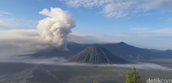 Gunung Bromo dari Puncak Seruni