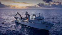 Dalam ekspedisi ini, Vescovo menjadi bagian dari Ekspedisi Five Deeps. Ekspedisi Five Deeps adalah perjalanan dokumenter ke bagian terdalam bumi. (Five Deeps Expedition)