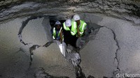 Proses penembusan terowongan Walini ini cukup sulit karena struktur tanah yang rumit. dalam proses penembusan pihak kontraktor harus melewati akumulasi batuan vulkanik dan juga lumpur yang proses pelapukannya tinggi, sehingga kesulitan konstruksi sangat tinggi.