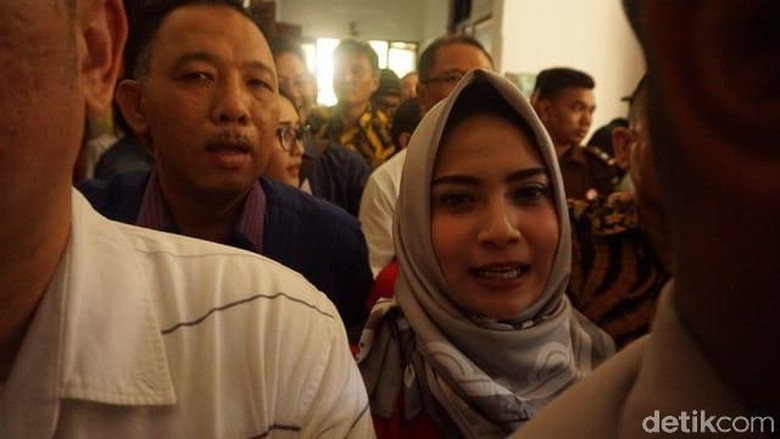 Dugaan Rekayasa Kasus Vanessa Angel, 7 Penyidik Dilaporkan Mabes Polri Dugaan Rekayasa Kasus Vanessa Angel, 7 Penyidik Dilaporkan Mabes Polri