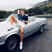 Bagi banyak wanita, Brad Pitt dan Leonardo DiCaprio dianggap sebagai pria-pria paling tampan di Hollywood. Karenanya, ketampanan Erik Vent pasti membuat mereka terpikat. Foto: Instagram @erikvent