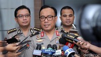 Bigjen Pol Dedi Prasetyo memberikan keterangan terkait mangkirnya Lieus Sungkharisma di Bareskrim Polri, Jakarta, Selasa (14/5/2019).