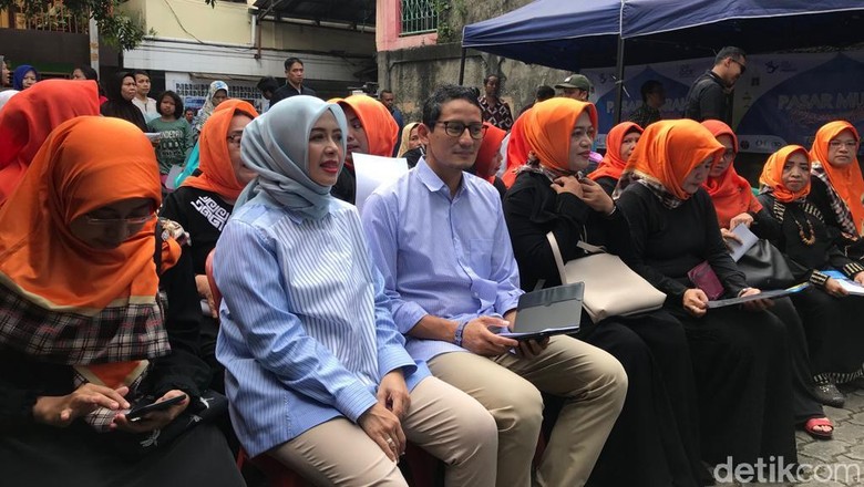 Kunjungi Bazar di Tebet, Sandi: Ramadhan Momen Beramal Saleh dan Usaha Kunjungi Bazar di Tebet, Sandi: Ramadhan Momen Beramal Saleh dan Usaha