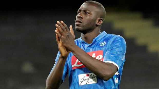 Kalidou Koulibaly pernah diusili Maurizio Sarri. (