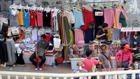 Begini penampakan ramainya trotoar Tanah Abang yang diisi oleh PKL.