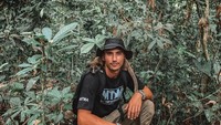Setelah perjalanan panjang, Denny Sumargo dan Vincent Verhaag akhirnya menemukan Gua Tapak Tangan ini. Mereka pun mengekplore salah satu gua tertua di dunia ini (dok MTMA) 