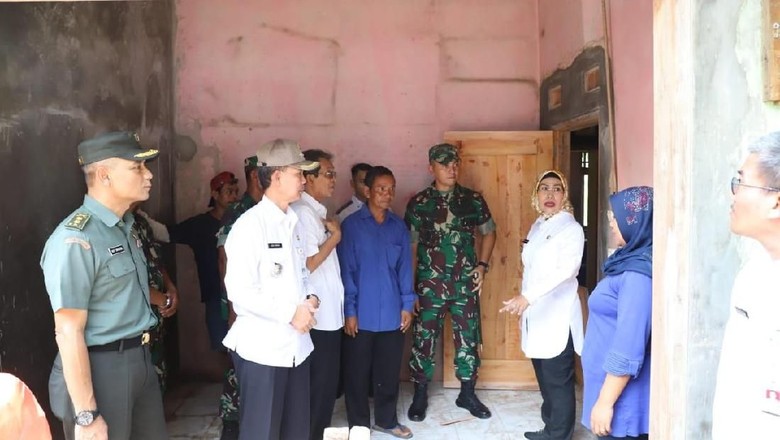 33 Rumah Terdampak Tsunami di Anyer Selesai Dibangun 33 Rumah Terdampak Tsunami di Anyer Selesai Dibangun