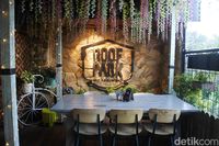 Roofpark Cafe: Buka Puasa di Bogor dengan Sop Ikan Bajak Laut dan Nasi Bakar