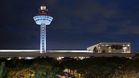 Di 10 tahun terakhir ini, Bandara Changi sudah mencatat bahwa ada 40 juta orang yang pernah singgah dan datang di sana. Kemudian, hal ini menjadikan Bandara Changi meningkatkan konektivitas intra-regional di ASEAN (Changi Aiport)
