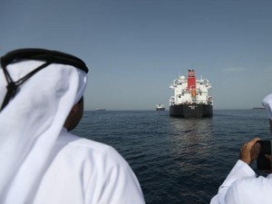 Kapal Minyak Arab Saudi Diserang, Buntut Manuver AS di Timur Tengah?