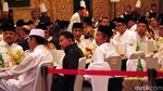 Momen Jokowi Bukber dan Salat Berjemaah di Rumah OSO