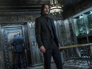 Heboh Cerita Keanu Reeves Buang Es Krim Demi Fans, Alasannya Bikin Haru
