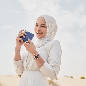 Pertama Kalinya Swarovski Gandeng Hijabers Jadi Model Iklan Pertama Kalinya Swarovski Gandeng Hijabers Jadi Model Iklan