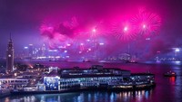 Hong Kong juga tak ketinggalan mengembangkan berbagai fasilitas ramah Muslim nih. Sejumlah masjid dapat dengan mudah ditemukan di sudut-sudut kota Hong Kong. Selain itu, ada pula aplikasi Discover Hong Kong yang dapat membantu penggunanya untuk menemukan daftar tempat ibadah, tempat makan halal dan juga lokasi wisata yang ramah bagi pelancong Muslim. Lam Yik Fei/Getty Images