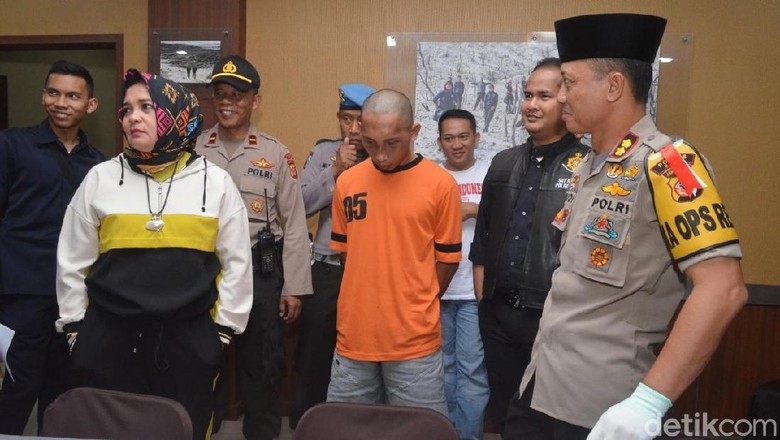 Modus Durjana Dukun Cabuli 20 Gadis: Buang Sial dan Ritual Bugil Modus Durjana Dukun Cabuli 20 Gadis: Buang Sial dan Ritual Bugil