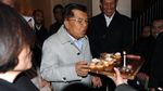JK Dapat Kejutan Ultah saat Bertugas di Swiss