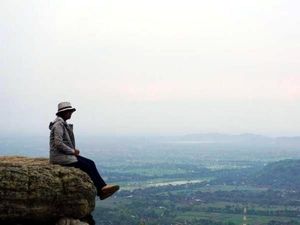 Ngabuburit Asyik di Bukit Selo Langit