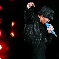 Terakhir ada leader RM yang menggunakan bucket hat. Seperti yang lain, ia juga pakai jaket bomber kanvas dan celana kargo. Foto: Istimewa