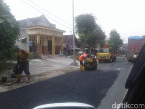 Dear Pemudik, Waspadai Jalur Pantura Tuban Banyak Jalan Berlubang