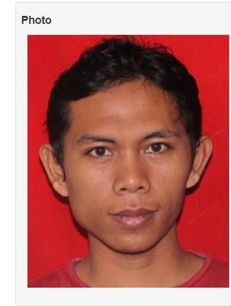 Densus 88 Geledah Tempat Tinggal Terduga Teroris di Nganjuk Densus 88 Geledah Tempat Tinggal Terduga Teroris di Nganjuk