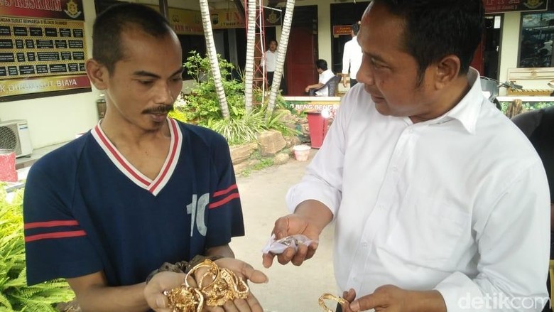 Mengaku Bisa Tarik Emas dari Alam Gaib, Dukun Palsu Ditangkap Mengaku Bisa Tarik Emas dari Alam Gaib, Dukun Palsu Ditangkap