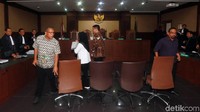 Keempatnya yakni (kiri-kanan) Kasatker SPAM Strategis Lampung Anggiat Partunggul Nahot Simaremare, PPK SPAM Katulampa Meina Woro Kustinah, PPK SPAM Toba 1 Donny Sofyan Arifin dan Kepala Satker SPAM Darurat Teuku Moch Nazar.