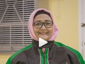 Kisah Dewi, Driver Ojol Wanita Tulang Punggung Keluarga