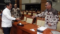 Dari hasil uji kelayakan tersebut nantinya akan ada dua calon hakim agung yang dipilih usai melaksanakan uji kelayakan di DPR.