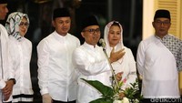 Para kepala daerah mengajak masyarakat menghormati hukum dan konstitusi.