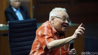 Sidang tersebut beragendakan mendengarkan keterangan saksi ahli.