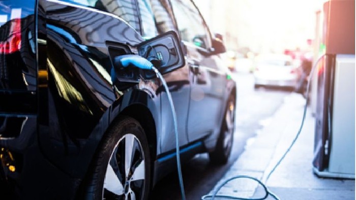 Beralih ke Mobil Listrik, Lebih Hemat Bahan Bakar & Ramah Lingkungan