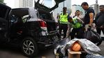 Polisi Amankan Cairan Kimia dari WNA yang Tak Tertib Berlalu Lintas